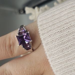 Light Amethyst Right